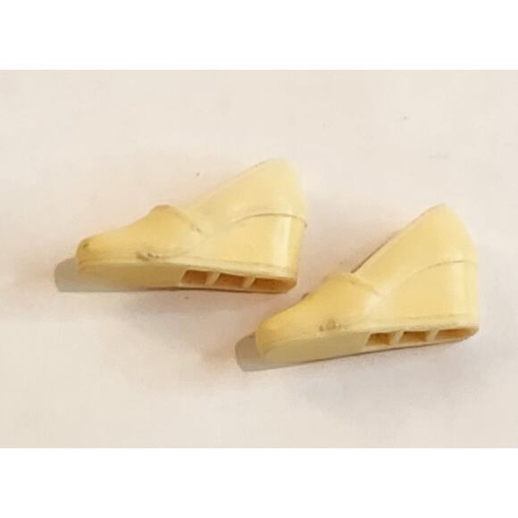 Vintage‎ Barbie Doll Shoes - Classic Yellow Heels & Wedges - Mattel 1960s-1980s - Picture 2 of 7